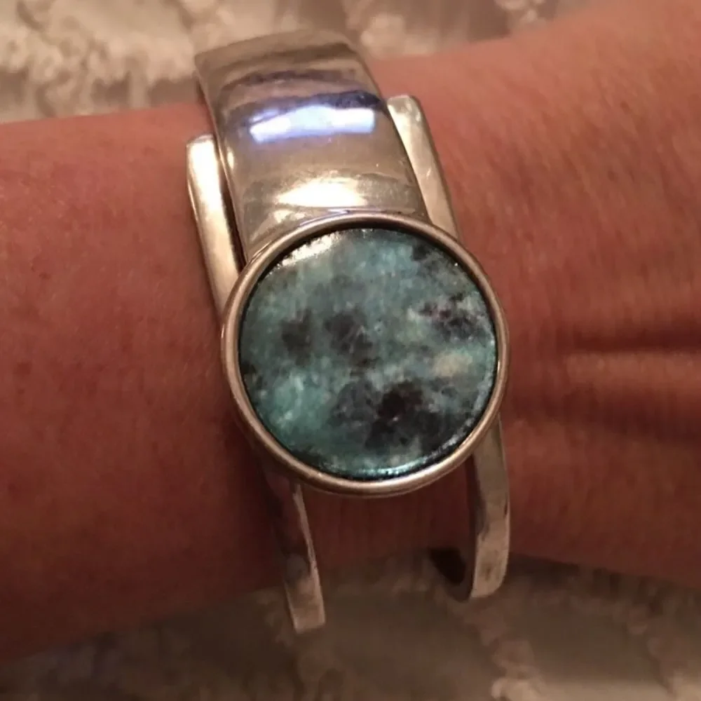 KENNETH COLE Silver & Blue Bracelet! - Picture 4 of 16